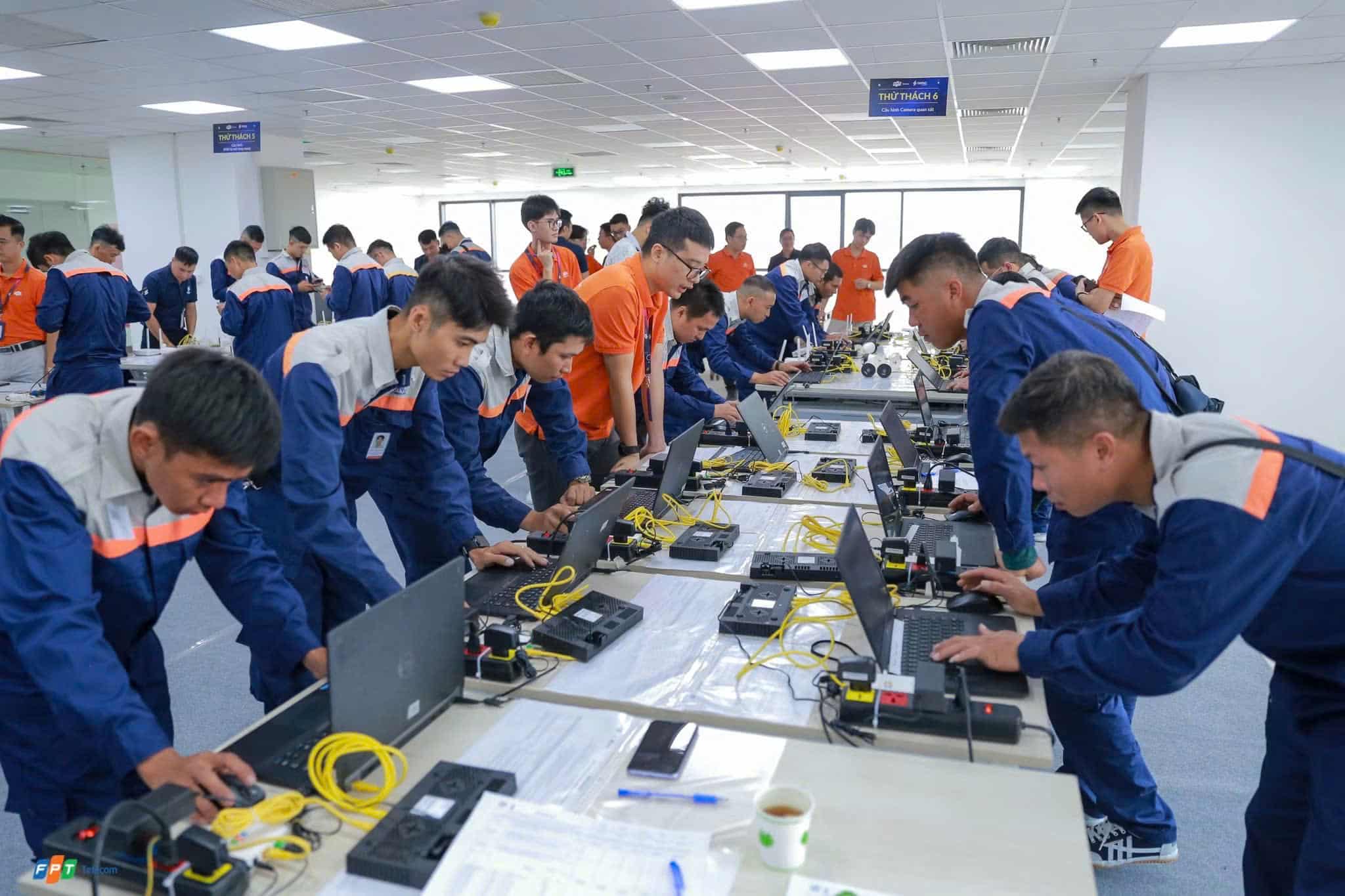 KTV FPT tại Hưng Yên được đào tạo nâng cao kỹ năng tay nghề